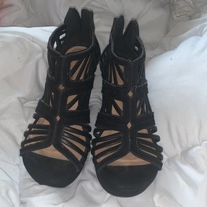 Black wedges 8W
